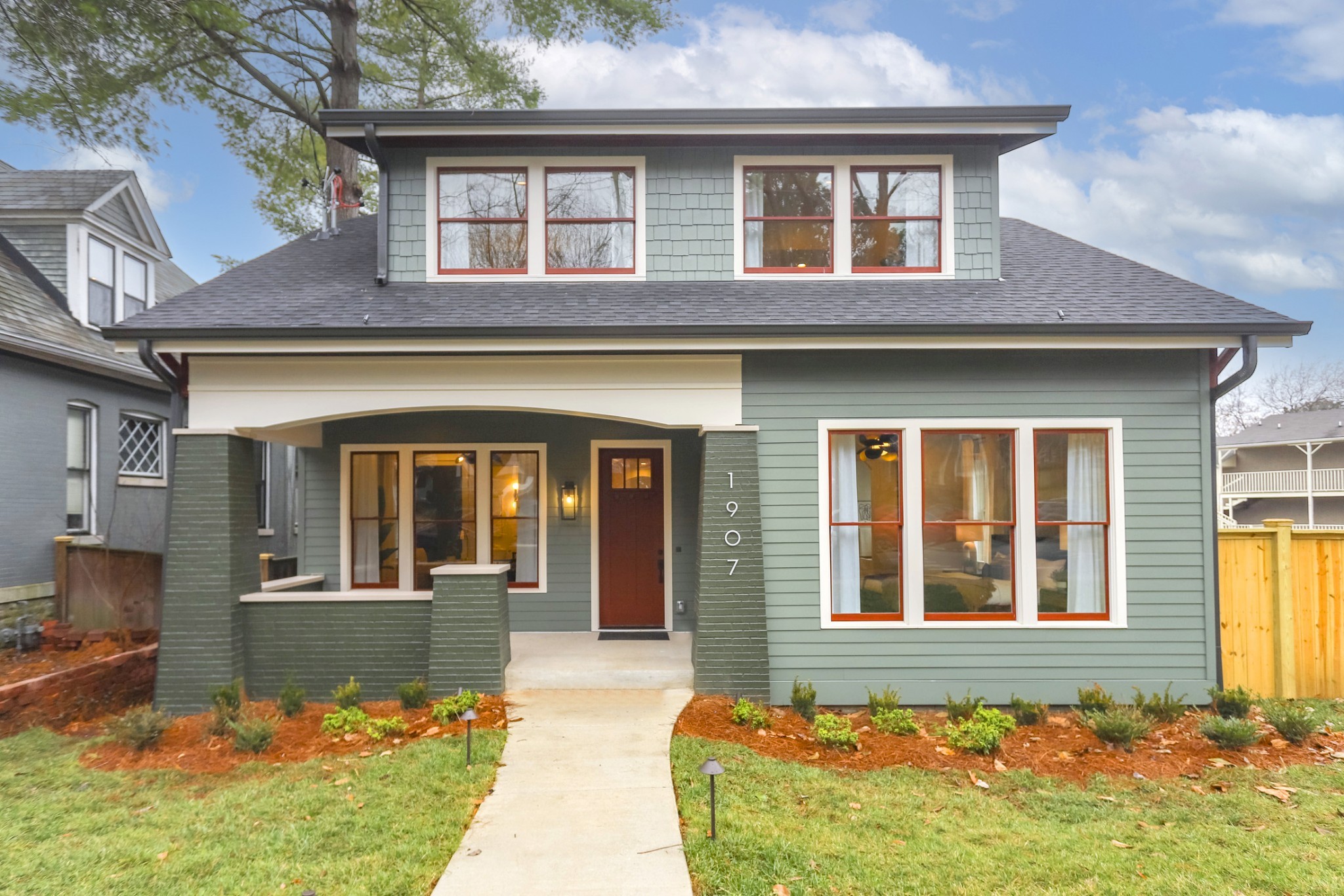 Craftsman Style in Music City: Unveiling Nashville's Architectural Gems -  Nashville Home Guru, image size:2048x1366